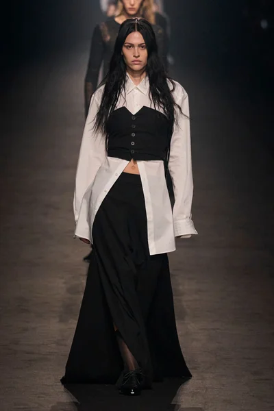 Look 23